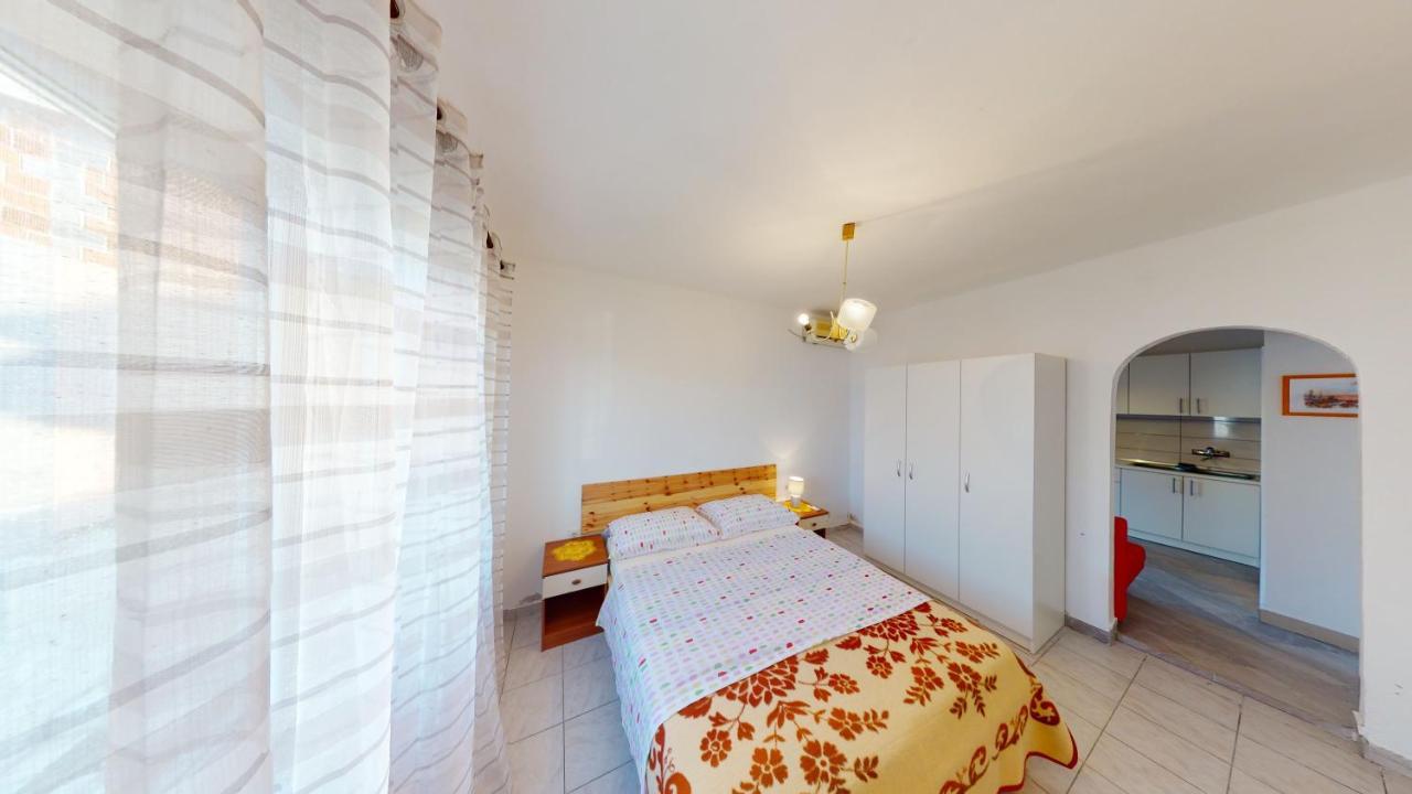 Apartments Riva Metajna Eksteriør billede